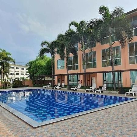 The Victory Hotel Ban Muang Daeng Екстер'єр фото