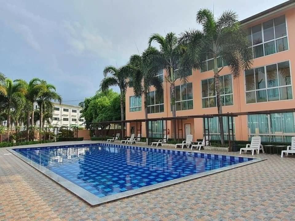 The Victory Hotel Ban Muang Daeng Екстер'єр фото