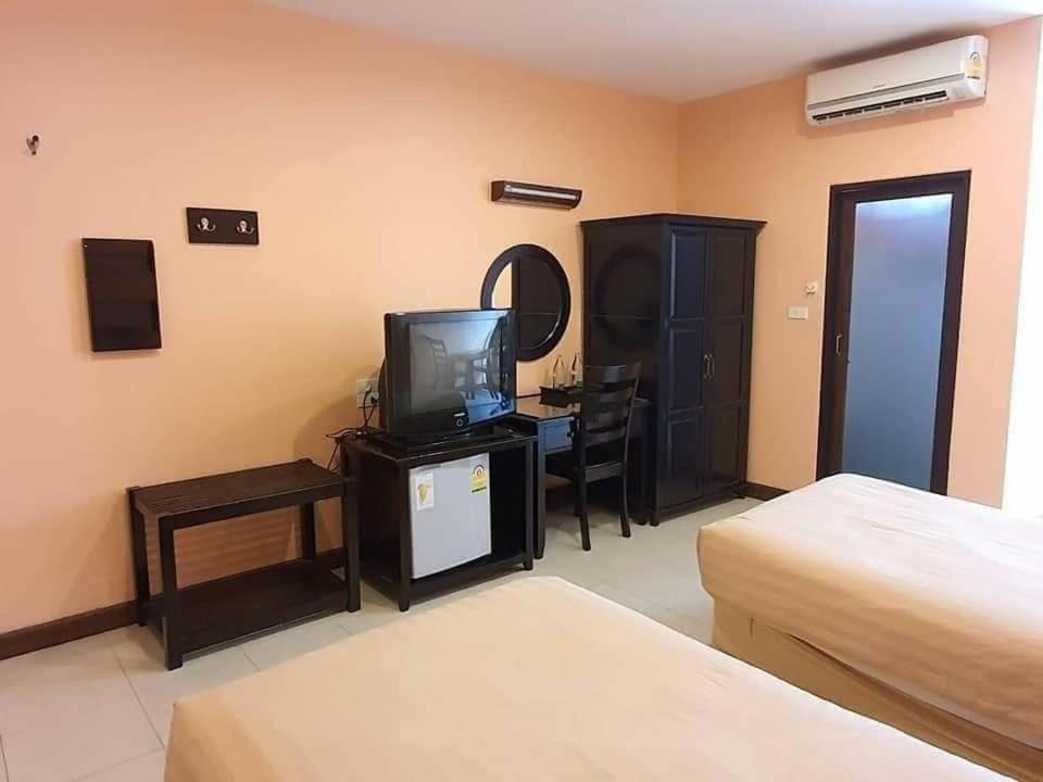 The Victory Hotel Ban Muang Daeng Екстер'єр фото