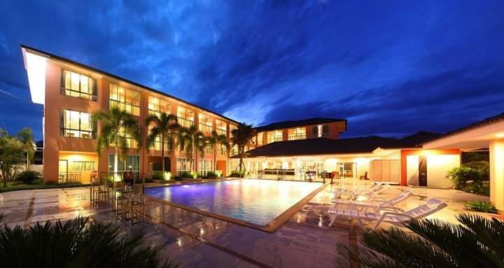 The Victory Hotel Ban Muang Daeng Екстер'єр фото